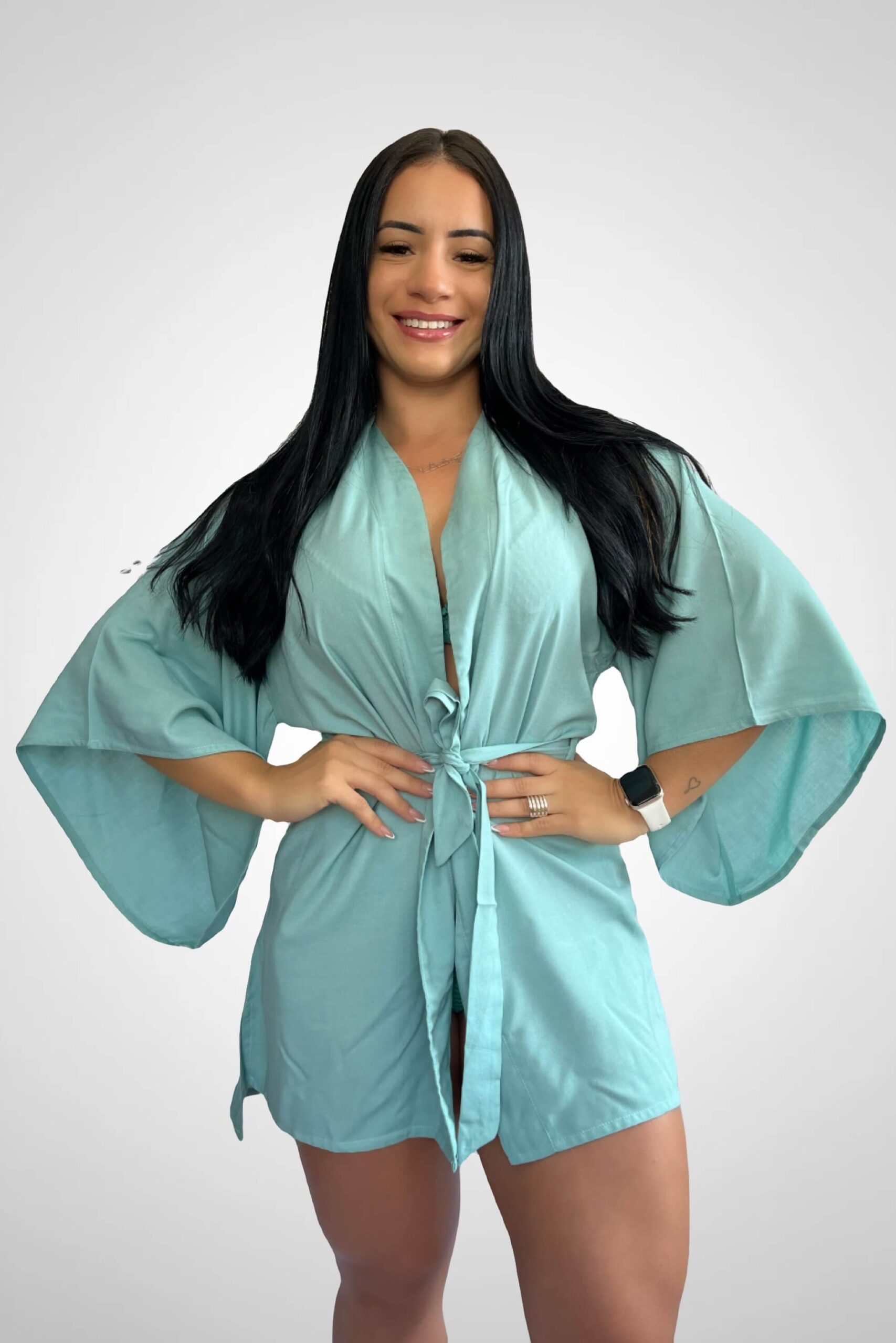 Saída de Praia modelo Kimono Verde Claro com faixa para amarração na cintura Tecido: Viscose Composição: 100% Viscose Coleção: Verão 2024 Disponível nos tamanhos: P M G