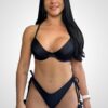 Conjunto Biquini Top Meia Taça com aro de metal, que proporciona sustentação e conforto e Calcinha Laço Fio Duplo Rosa Pink Tecido: Canelado Éden Rosset Composição: 87% Poliamida 13% Elastano. Coleção: Verão 2024 Disponível nos tamanhos: P M G Feito no Brasil