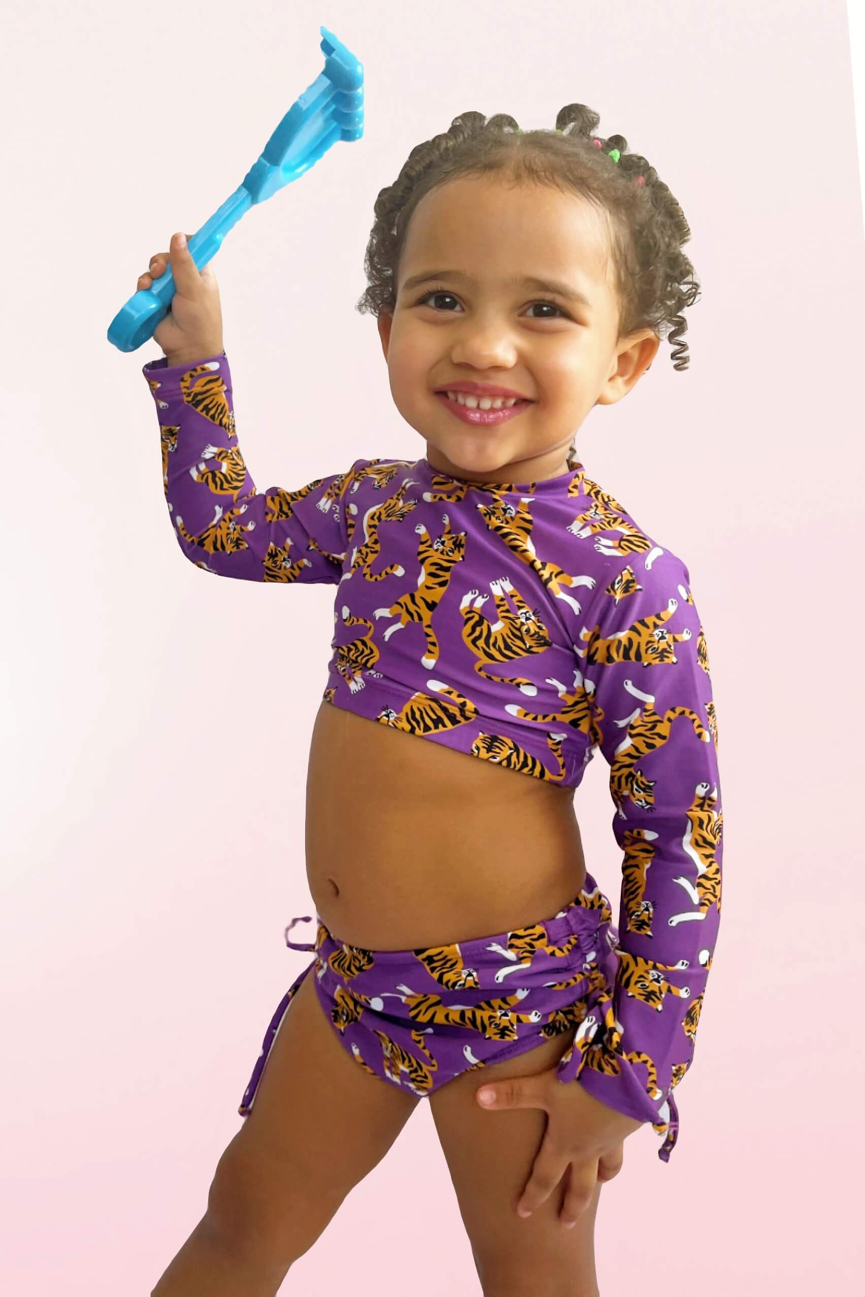 Biquini Conjunto Infantil Manga Longa Tigers Tecido: Sensitel Sun Composição: 84% Poliamida e 16% Elastano. Coleção: Verão 2024 Disponível nos tamanhos: PP P M G