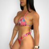 Conjunto Top Cortininha Regulável com Calcinha Asa Delta Fantasy  Tecido: Micro Beach Composição: 84% Poliamida e 16% Elastano. Coleção: Verão 2024 Disponível nos tamanhos: P M G GG Feito no Brasil