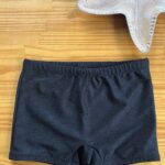 Sunga Boxer Adulto Preta Tecido: Split Composição: 90,9% poliamida e 9,1% elastano Coleção: Verão 2024 Disponível nos tamanhos: P M G GG