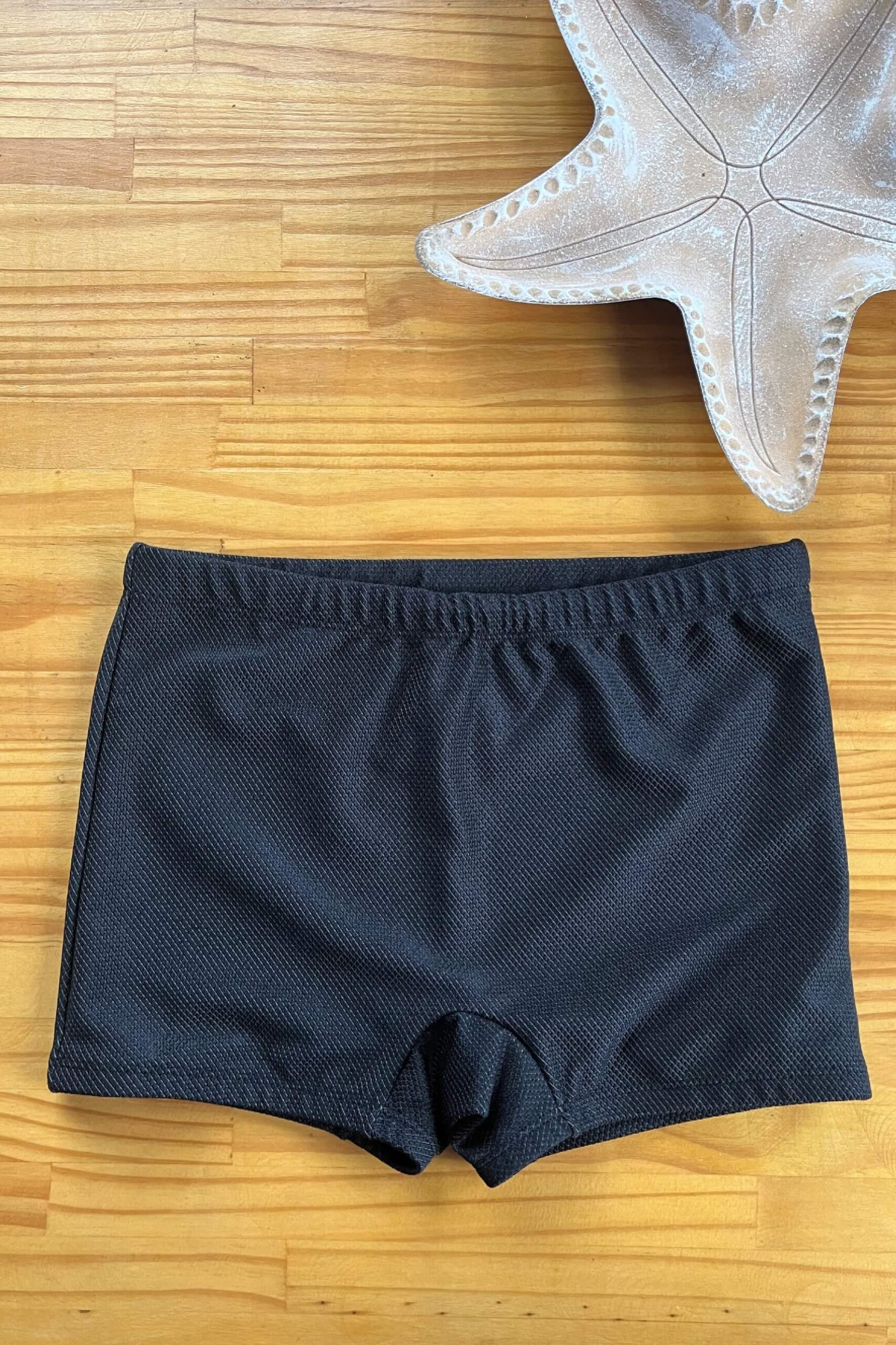 Sunga Boxer Adulto Preta Tecido: Split Composição: 90,9% poliamida e 9,1% elastano Coleção: Verão 2024 Disponível nos tamanhos: P M G GG